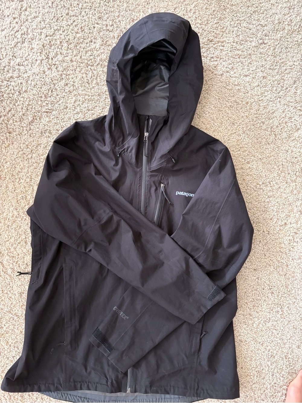 Patagonia Women’s Black Waterproof Hooded Jacket- Gore Tex XL